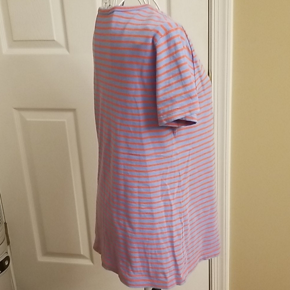 $5 ITEM. J. Crew tshirt. MUST BUNDLE WITH TWO OTHER ITEMS - Picture 3 of 6